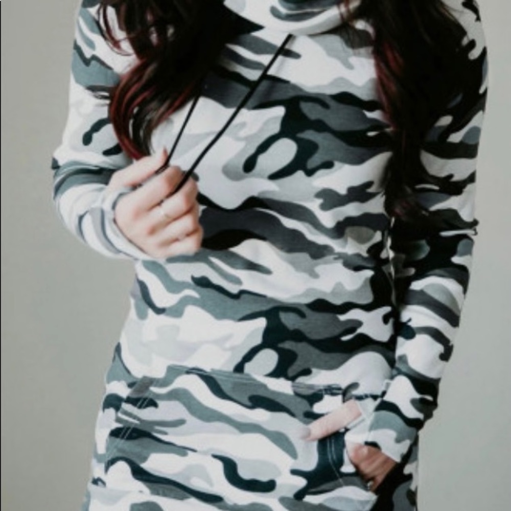 WHITE CAMO COWL NECK SWEATSHIRT - Picture 5 of 8